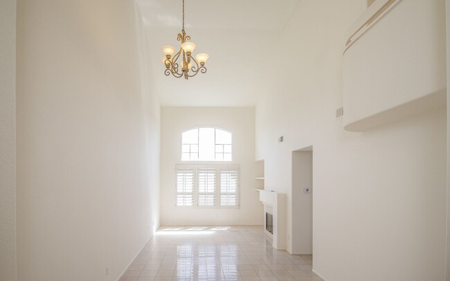 Building Photo - Wonderful 2 Bedroom Home in Avaira.