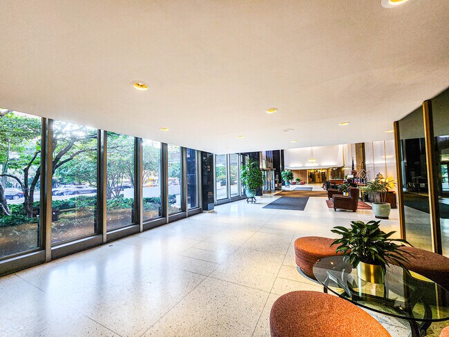 Foto del edificio - 5701 N Sheridan Rd