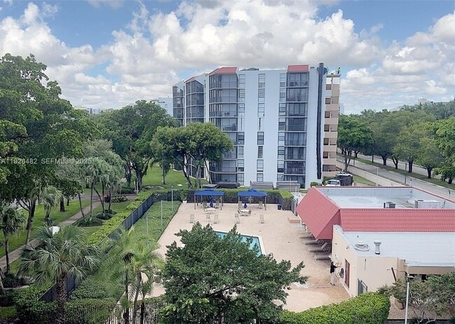 Photo - 3301 N Country Club Dr Apartment