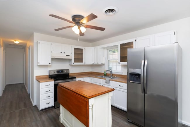 Foto del edificio - 129a Manor Ave N