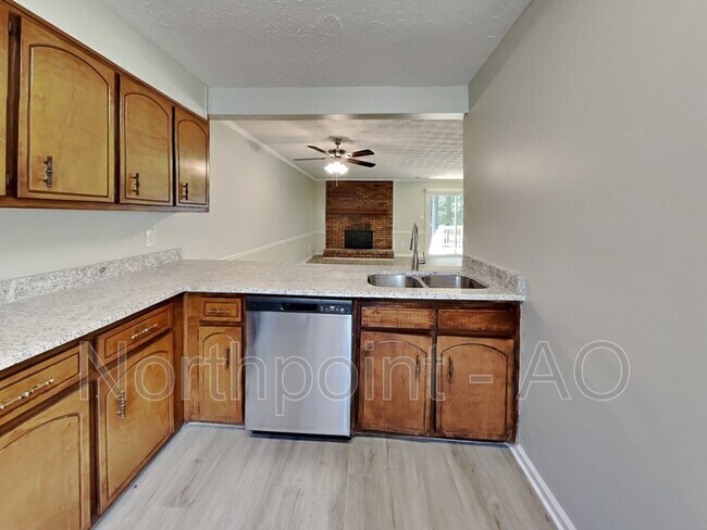 Building Photo - 102 Palisades Pointe