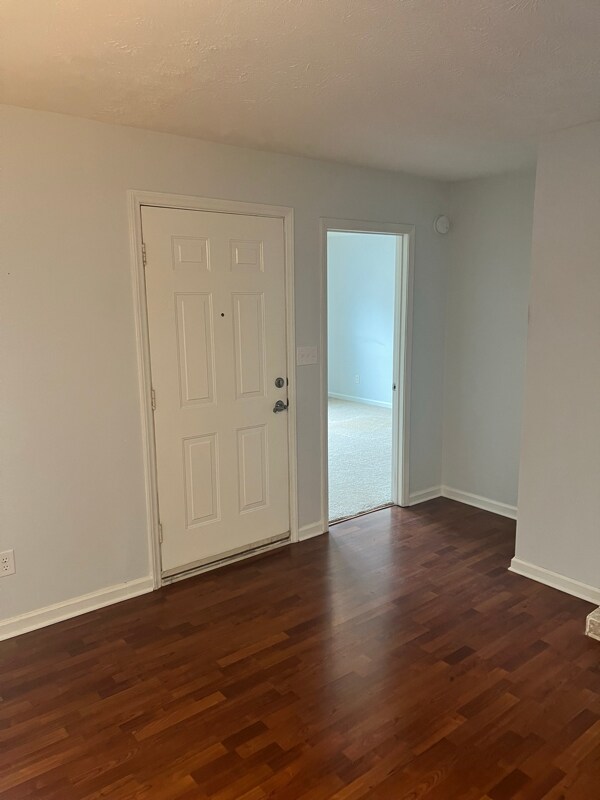 Building Photo - 400 Abbottswood Dr