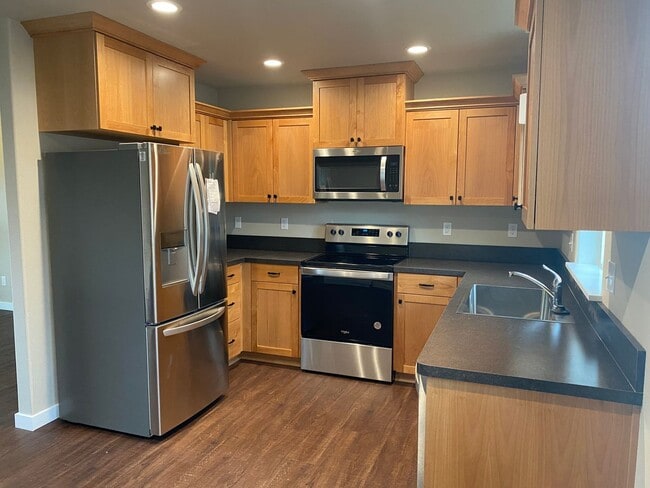 Building Photo - Brand New 2 Bedroom House in Green!