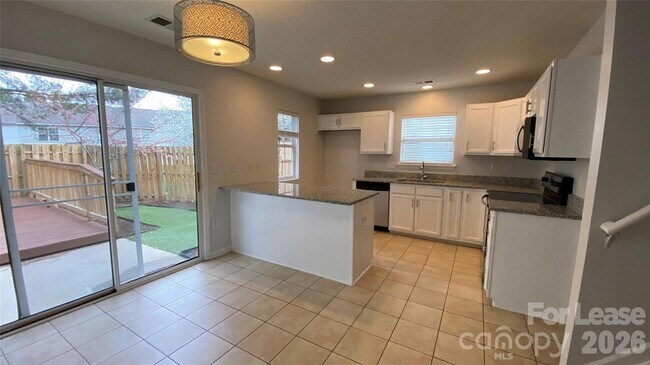 Foto del edificio - 12131 Bottlebrush Pl