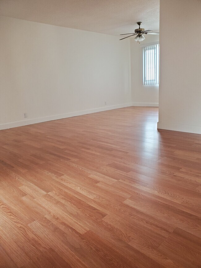 Foto del edificio - 640 Elm Ave