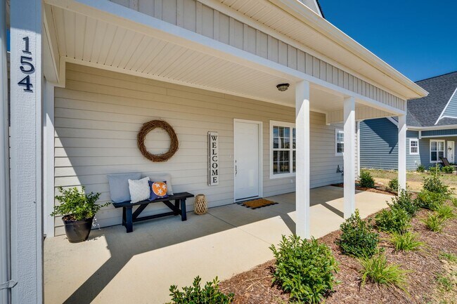 Foto del edificio - Beautifully Furnished Executive Home – Available 6/18/2026