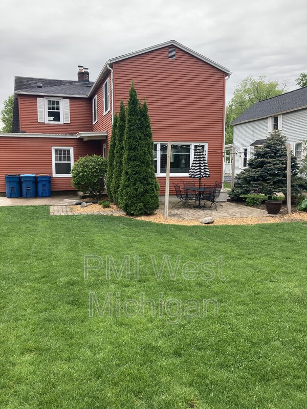 Foto del edificio - 555 E Central Ave