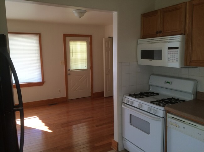 Kitchen looking into living room - 14740 Chamberlain Street