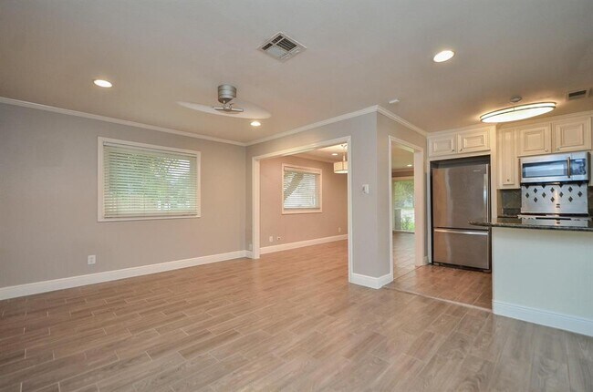 Foto del edificio - 5441 Schumacher Ln