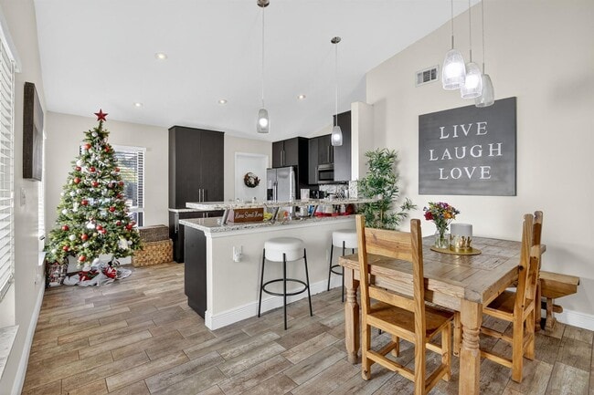 Building Photo - 691 Willow Grove Ter