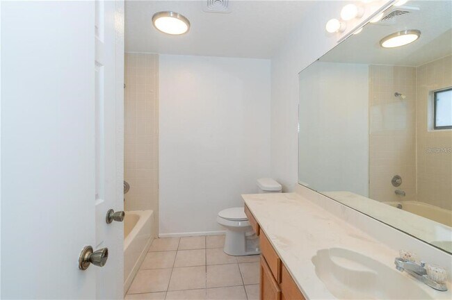 Foto del edificio - 660 Holbrook Cir