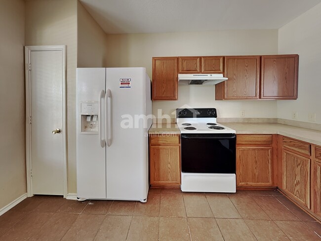 Foto del edificio - 6013 Midcrown Dr