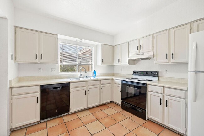 Foto del edificio - Nice Eastside 4 Bedroom Home