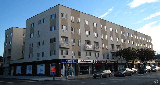 Foto principal - 150-05 Northern Blvd