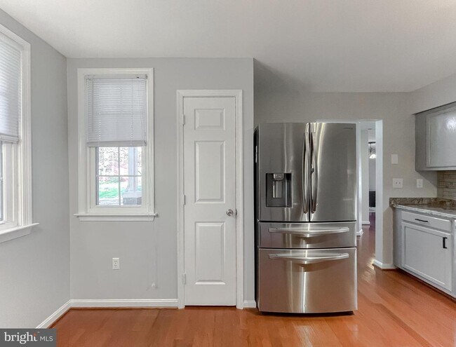 Building Photo - 13200 Clipper Cir