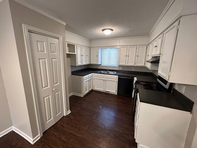 Building Photo - 1 Coronado Cove Maumelle, AR 72113