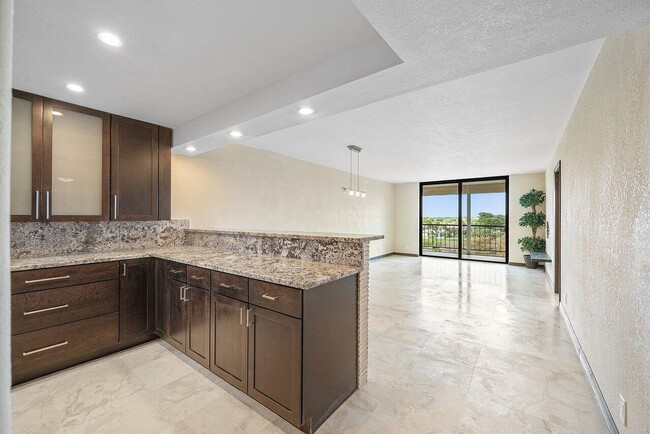 Building Photo - 2400 Deer Creek Country Club Blvd