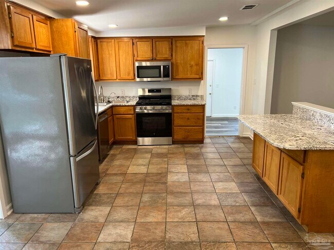 Foto del edificio - 6123 Hilltop Rd