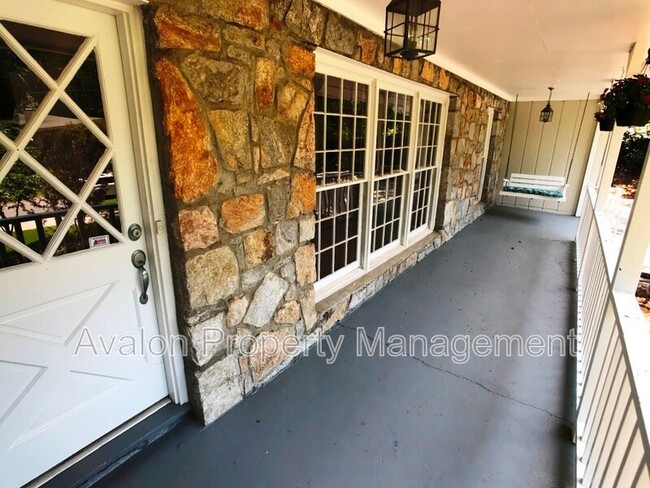 Building Photo - 4297 Blackland Way