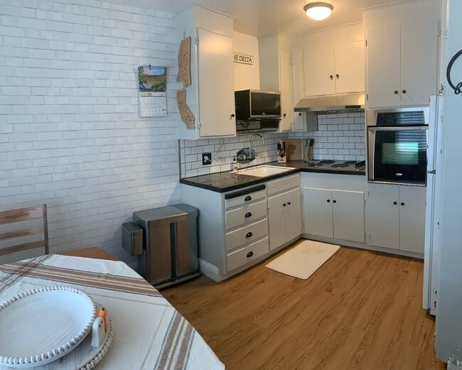 Kitchen - 2493 Anna Dr