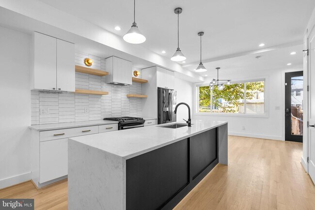 Foto del edificio - 1720 Montello Ave NE