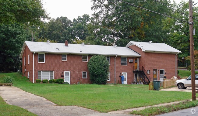 Building Photo - Walnut St Apartments