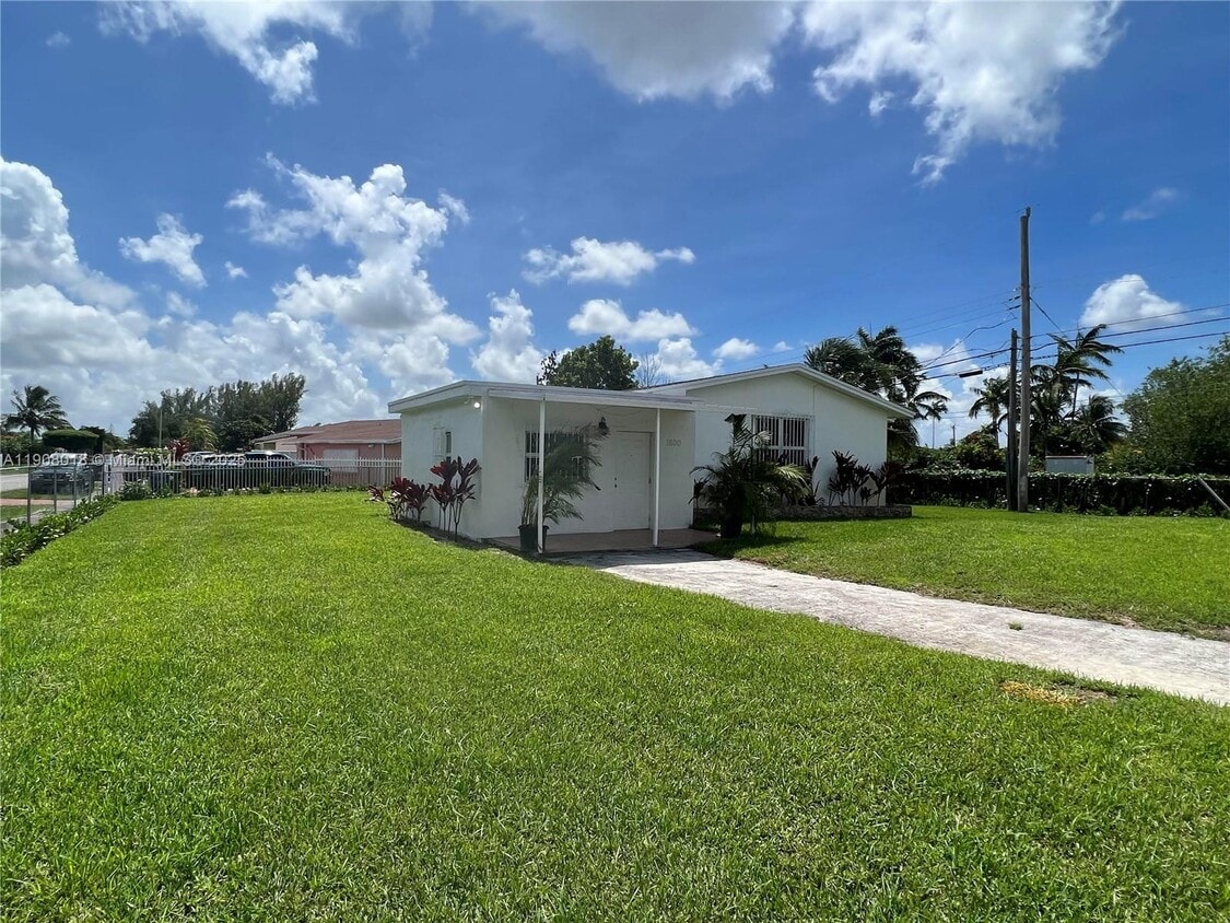 Foto principal - 1600 SW 71st Ct