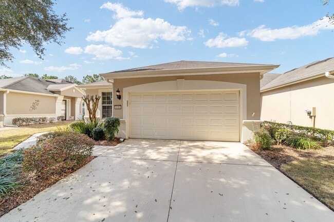 Building Photo - Resort-Style 55+ Living in Stone Creek – Beautiful 2-Bedroom Villa with Screened Lanai & 2-Car Ga...
