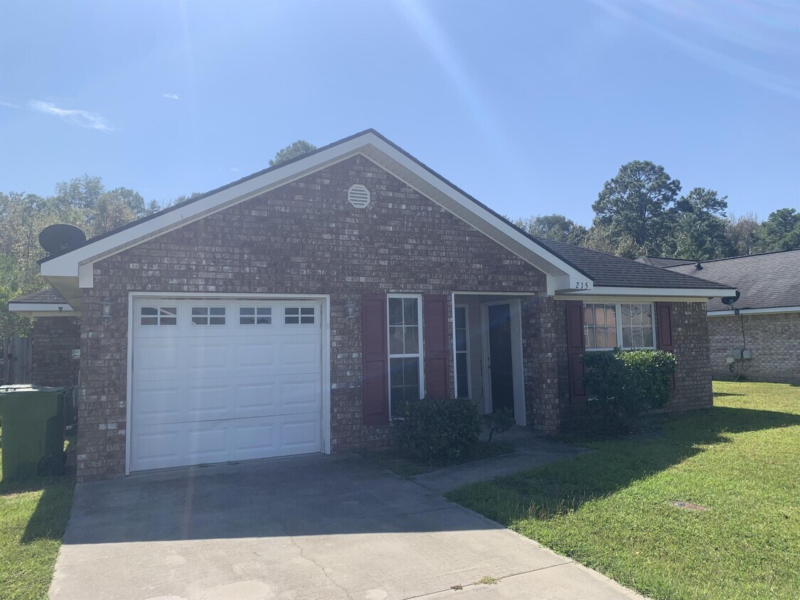Primary Photo - 215 Augusta Way