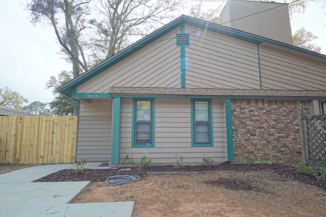 4315 Creighton Rd, Pensacola, FL 32504 Apartments in Pensacola, FL