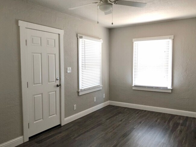 Foto del edificio - 1 Bedroom/1 Bath Cottage Near Downtown Redding
