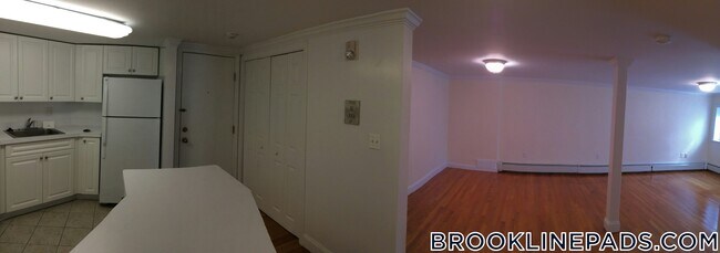 Building Photo - 1539 Beacon St