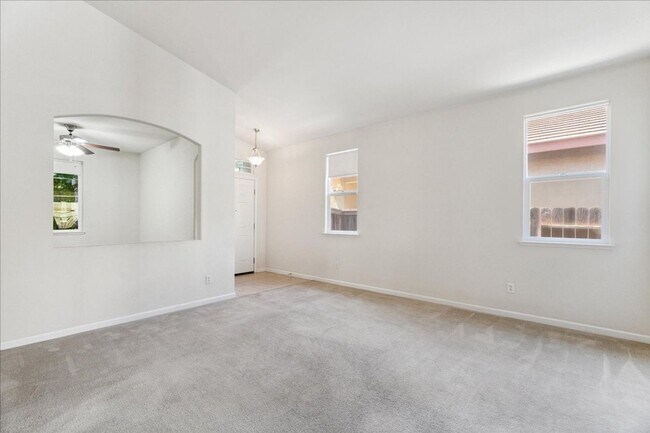 Building Photo - 312 Lone Spur Dr