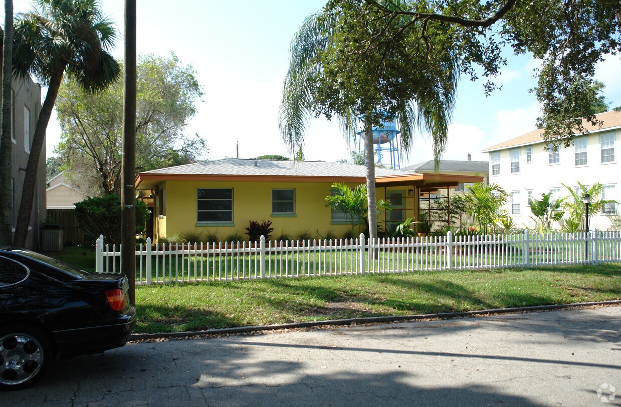Foto del edificio - 450 15th Ave N