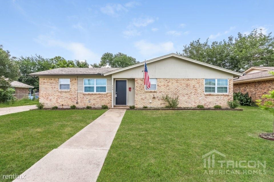 429 Irene St, Burleson, TX 76028 House Rental in Burleson, TX
