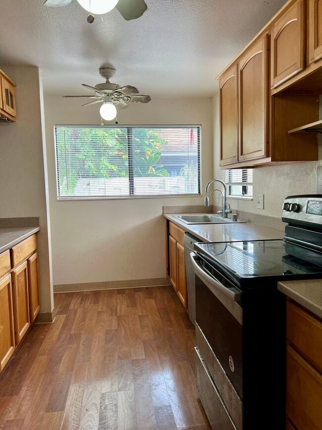 Building Photo - Desirable 3/2/2 2-Story Single Family Residence