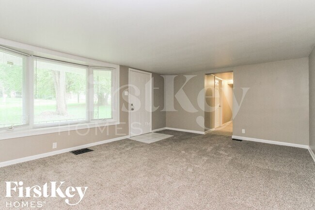 Foto del edificio - 5452 W Southport Rd