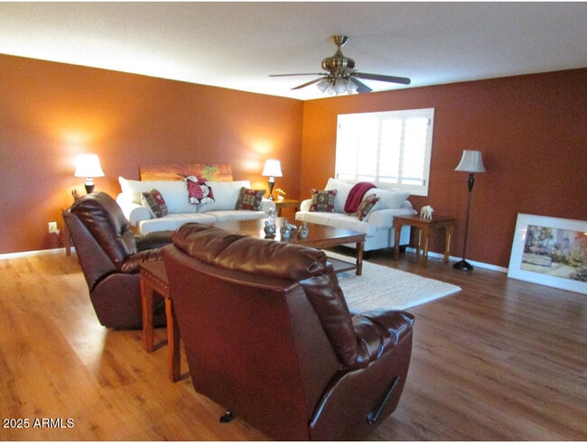 Foto del edificio - 9438 E Michigan Ave