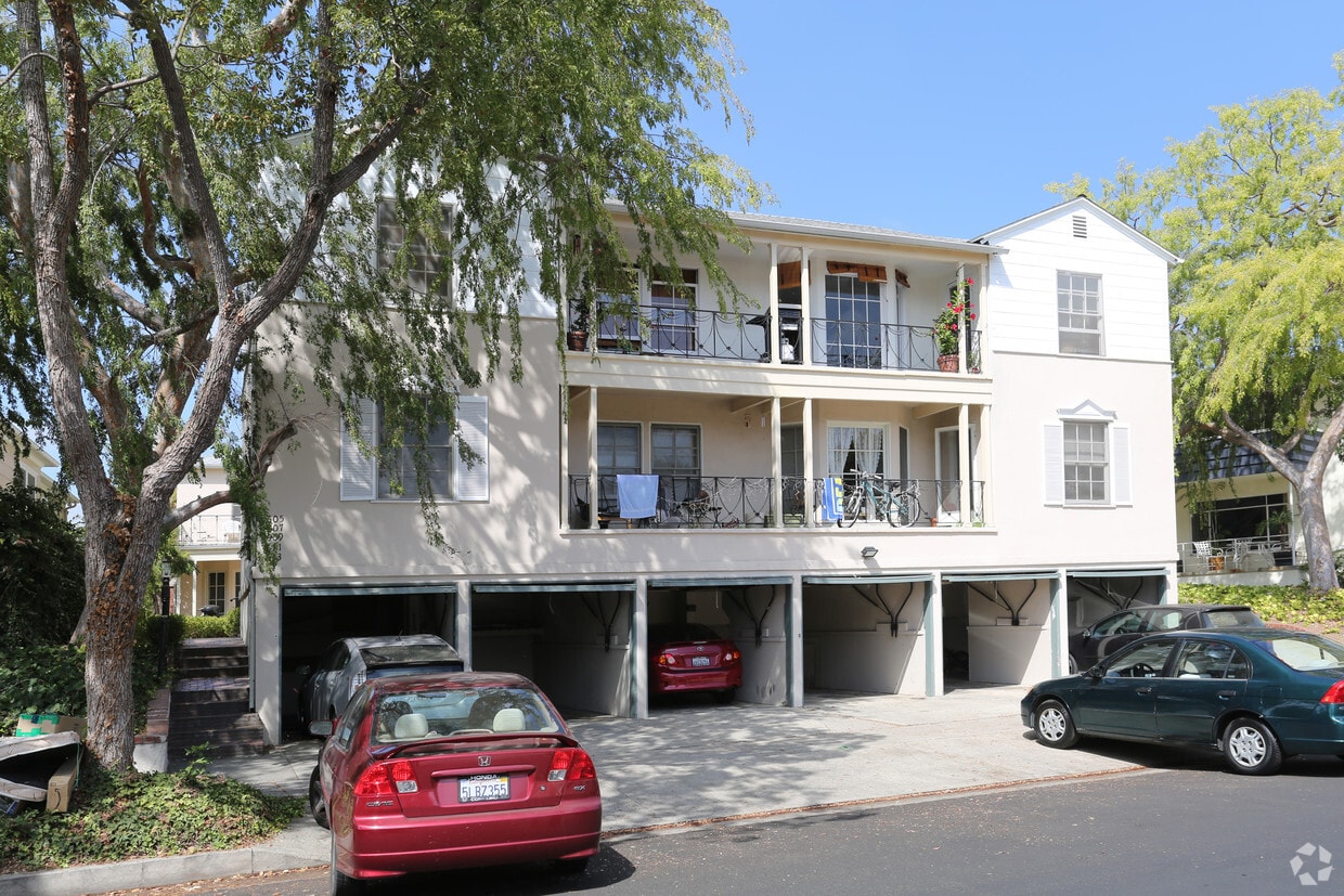 Building Photo - 605-613 Midvale Ave