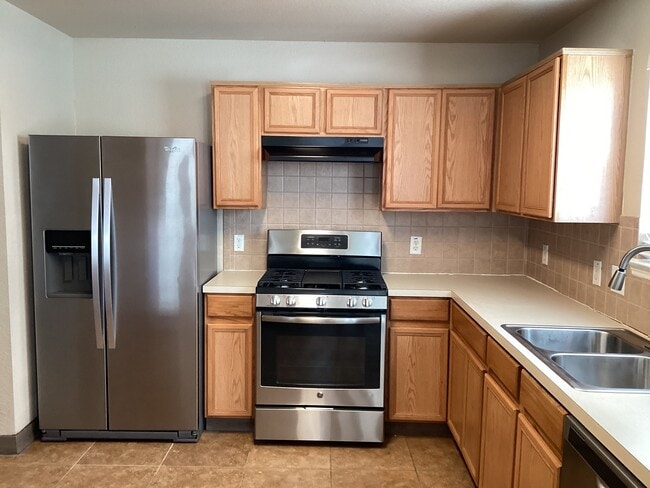 Foto del edificio - 15602 Jasmine Tree Ln