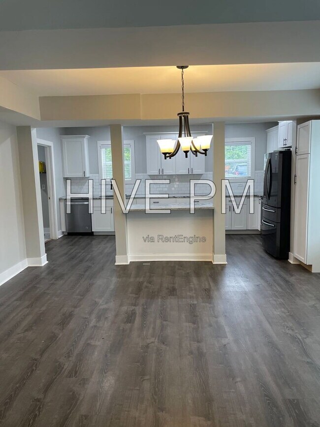 Foto del edificio - 5735 Peabody Ave