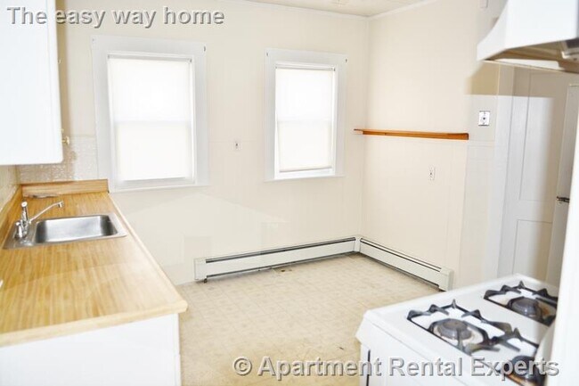 Building Photo - Medford/Tufts 2 Bedroom for $2700.00