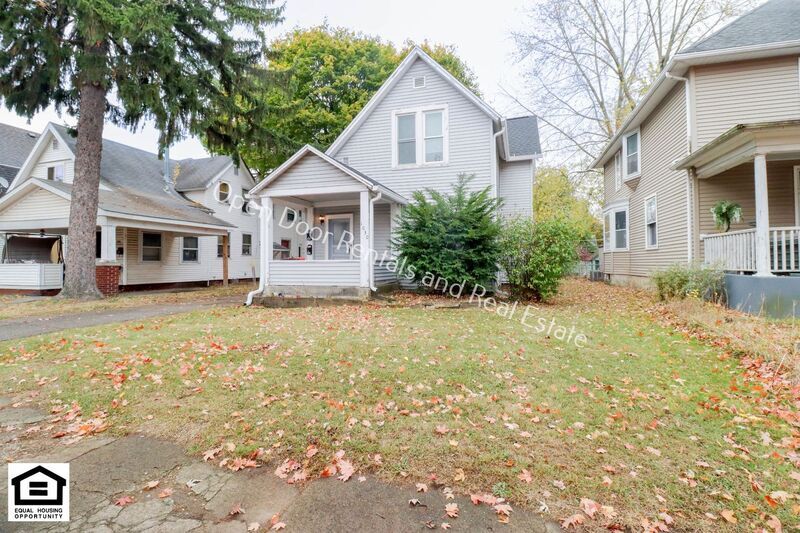 Primary Photo - 1030 1/2 Lake Ave