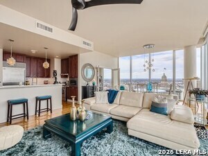 Foto del edificio - 610 E Market St