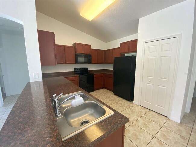 Foto del edificio - 3645 Sail Harbor Drive