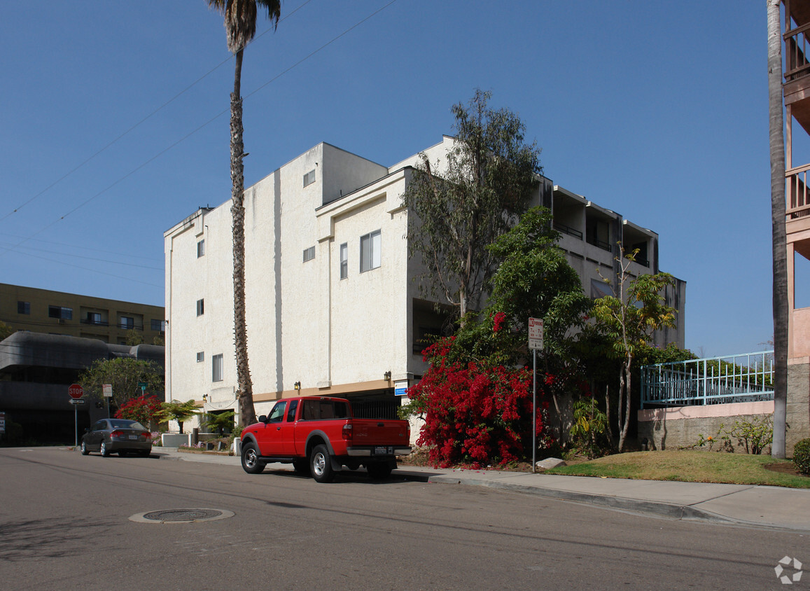 Building Photo - Cedar Crest Apartments