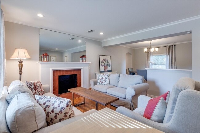 Building Photo - 540 Aqua Dr