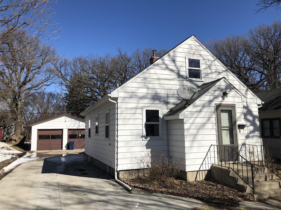 Primary Photo - 630 W Linden St