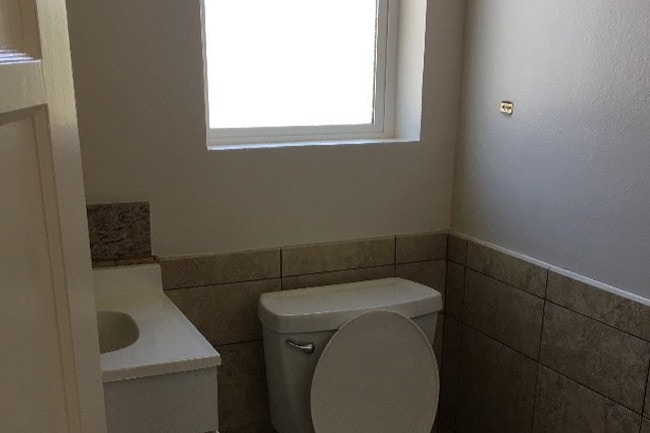 Remodeled bathroom - 14853 Anaconda St