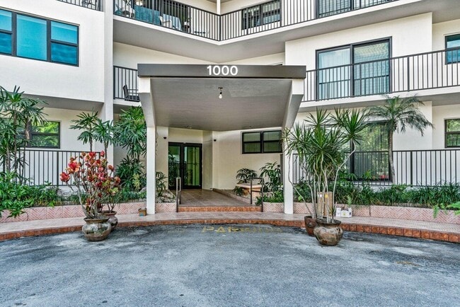 Foto del edificio - 1000 River Reach Dr